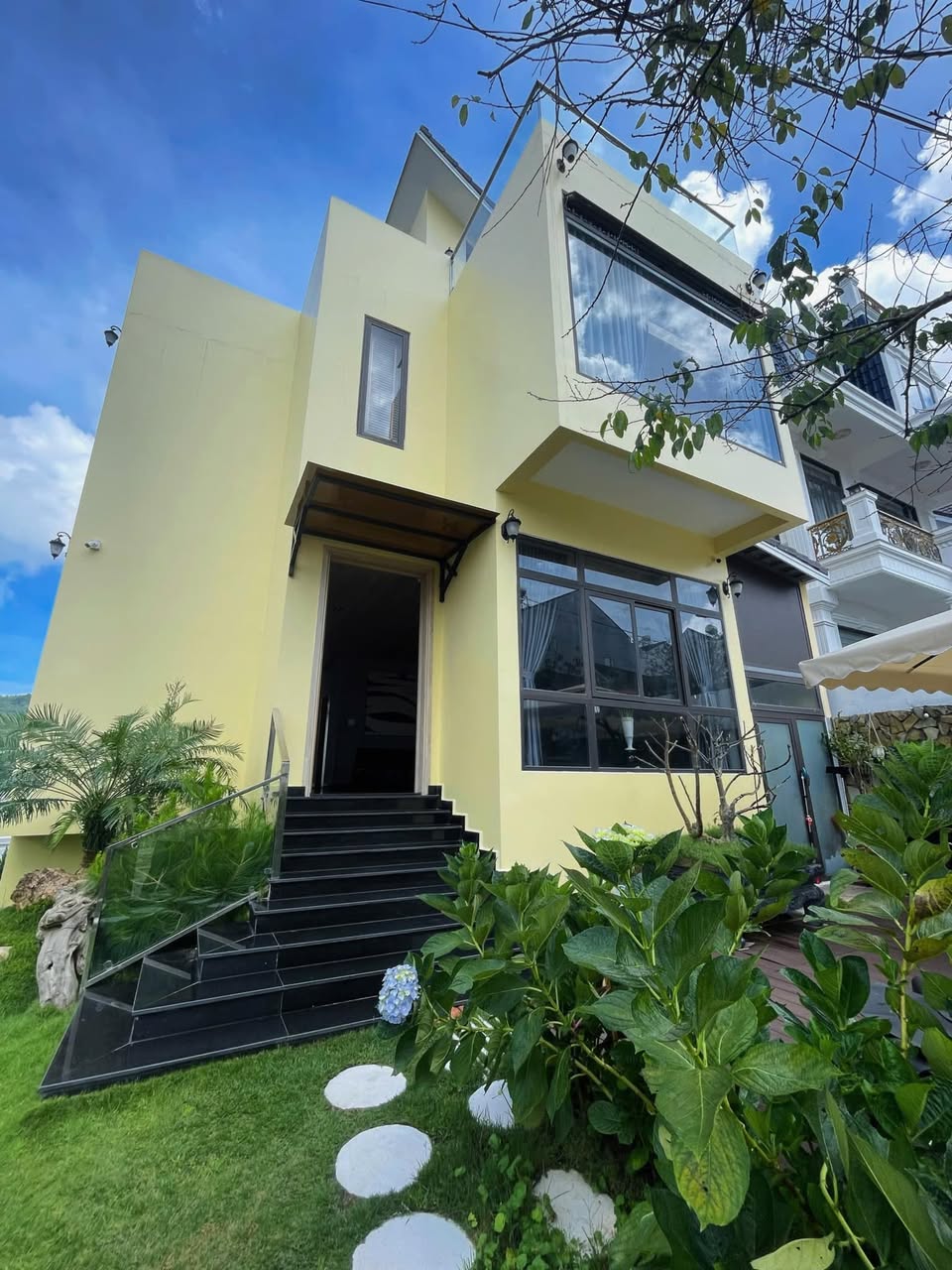 Moondy House 3 7/29