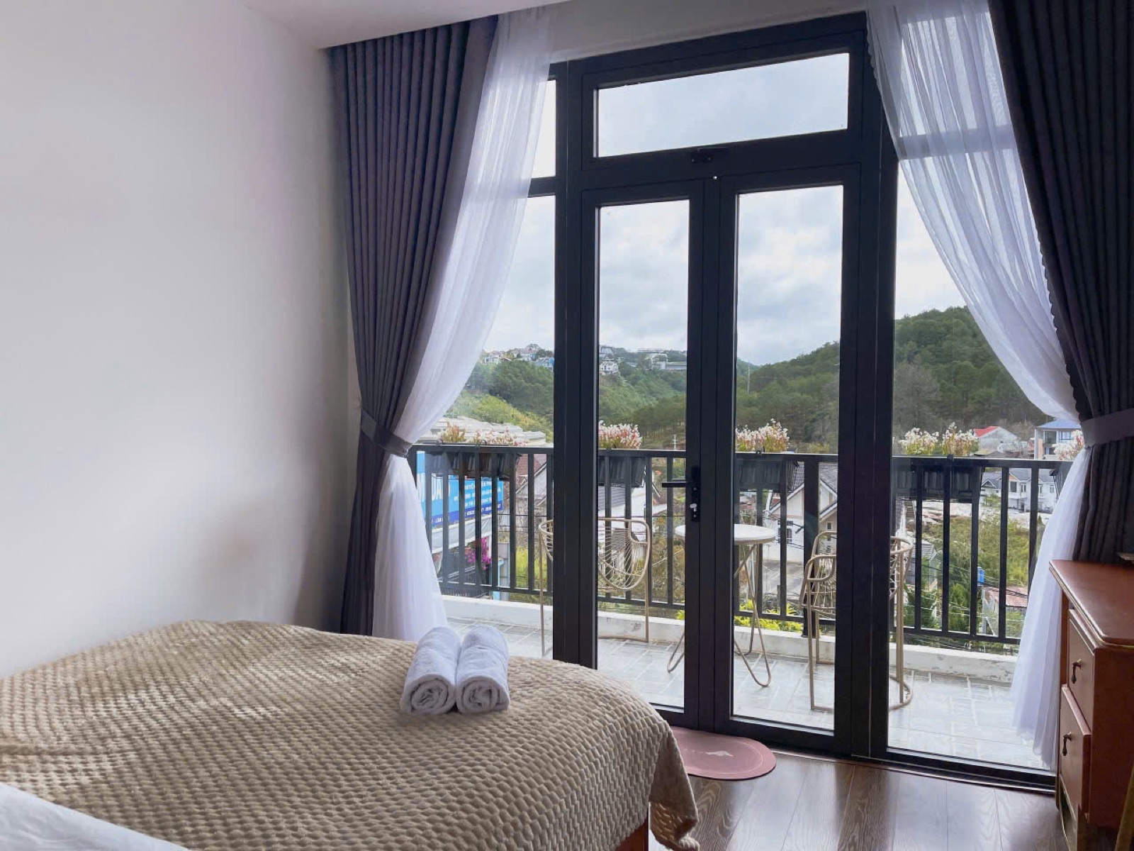 Yersin Villa 7/24