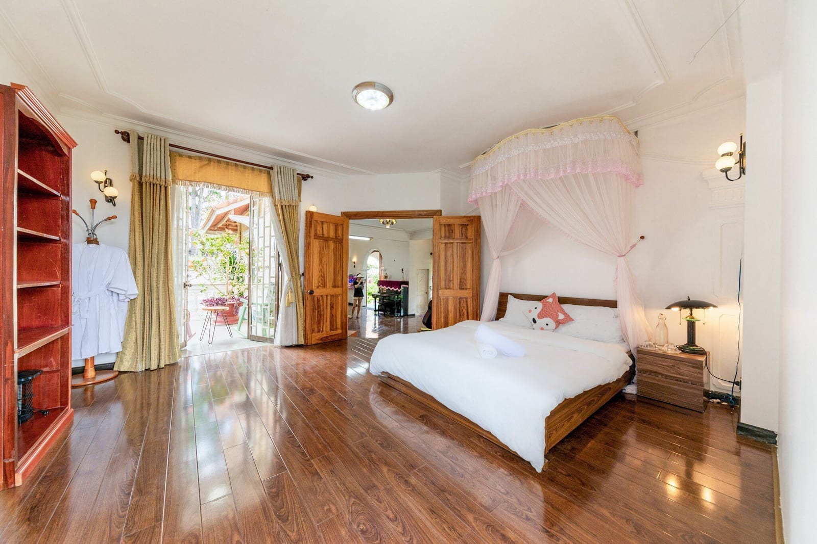 Paris Villa 13/16