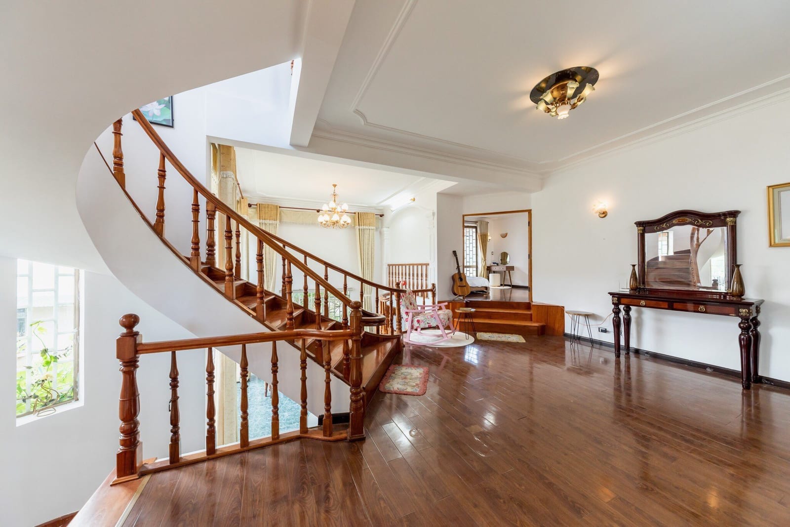 Paris Villa 14/16