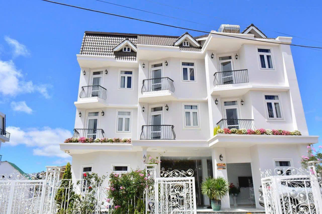 VILLA HỒ BƠI TRUNG TÂM — Villa