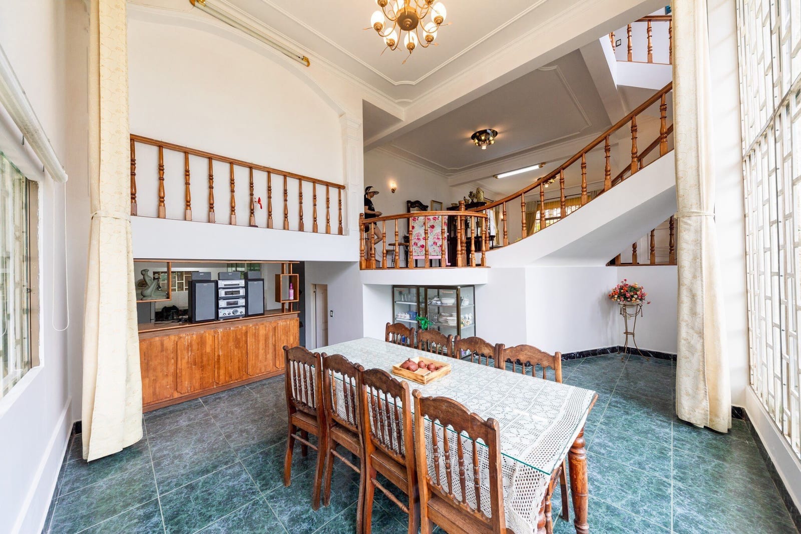 Paris Villa 5